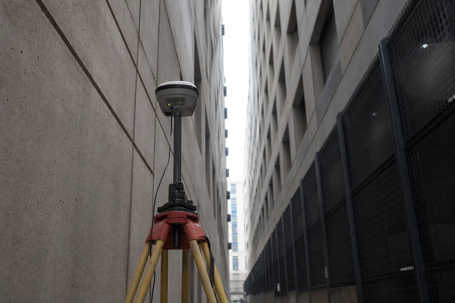 Déploiement de récepteurs GNSS en milieu urbain dense : gestion des masques et multi-trajets