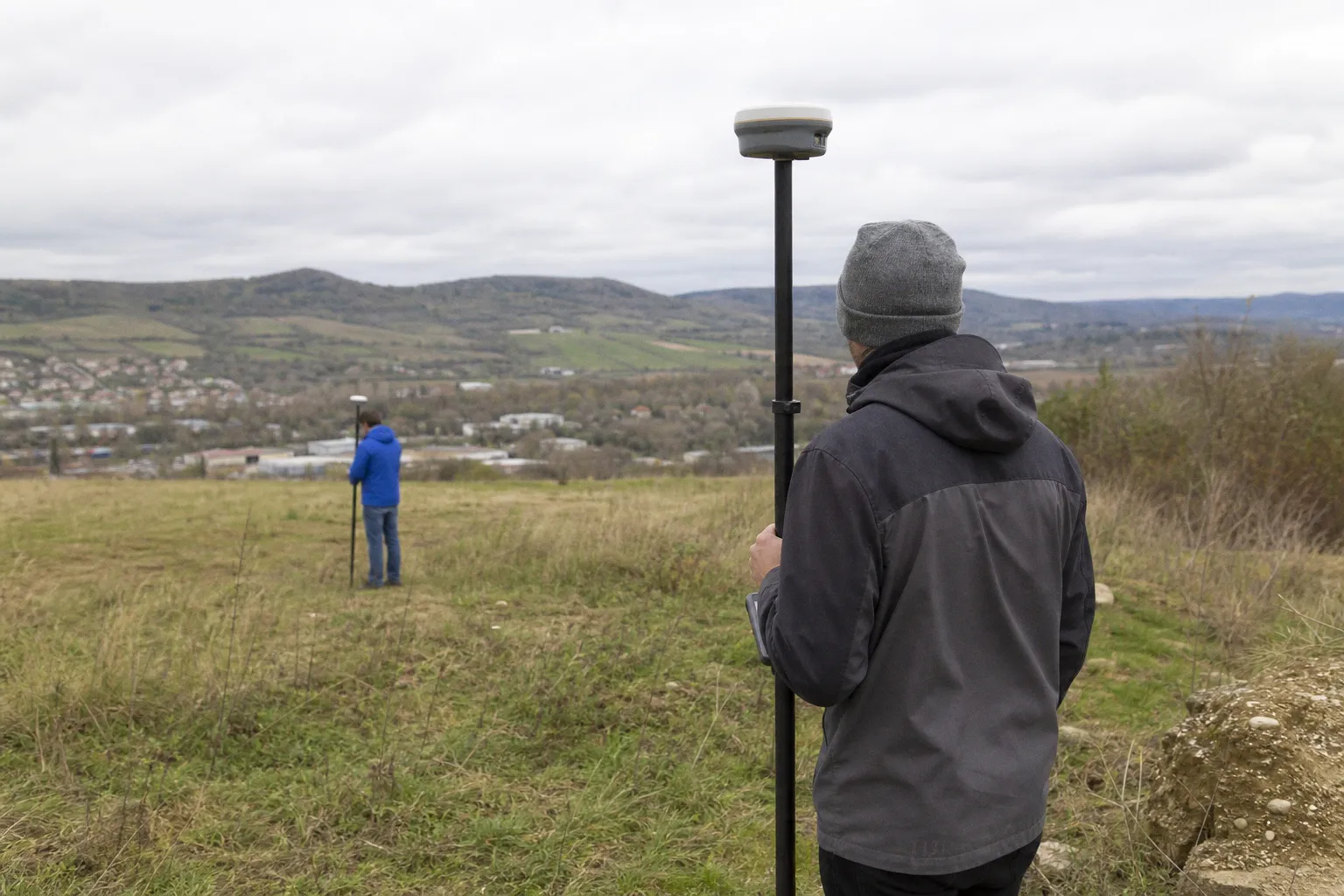La démocratisation du GNSS haute précision : enjeux et limites pour les géomètres