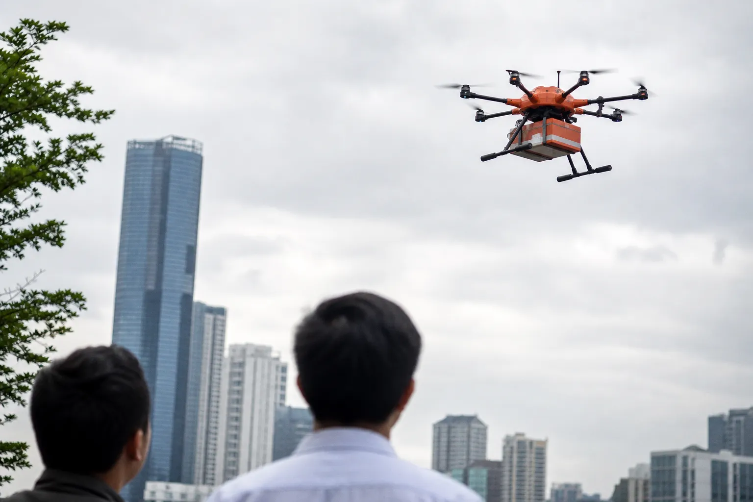 Le réseau GNSS VNGEONET sécurise les trajectoires des drones médicaux au Vietnam