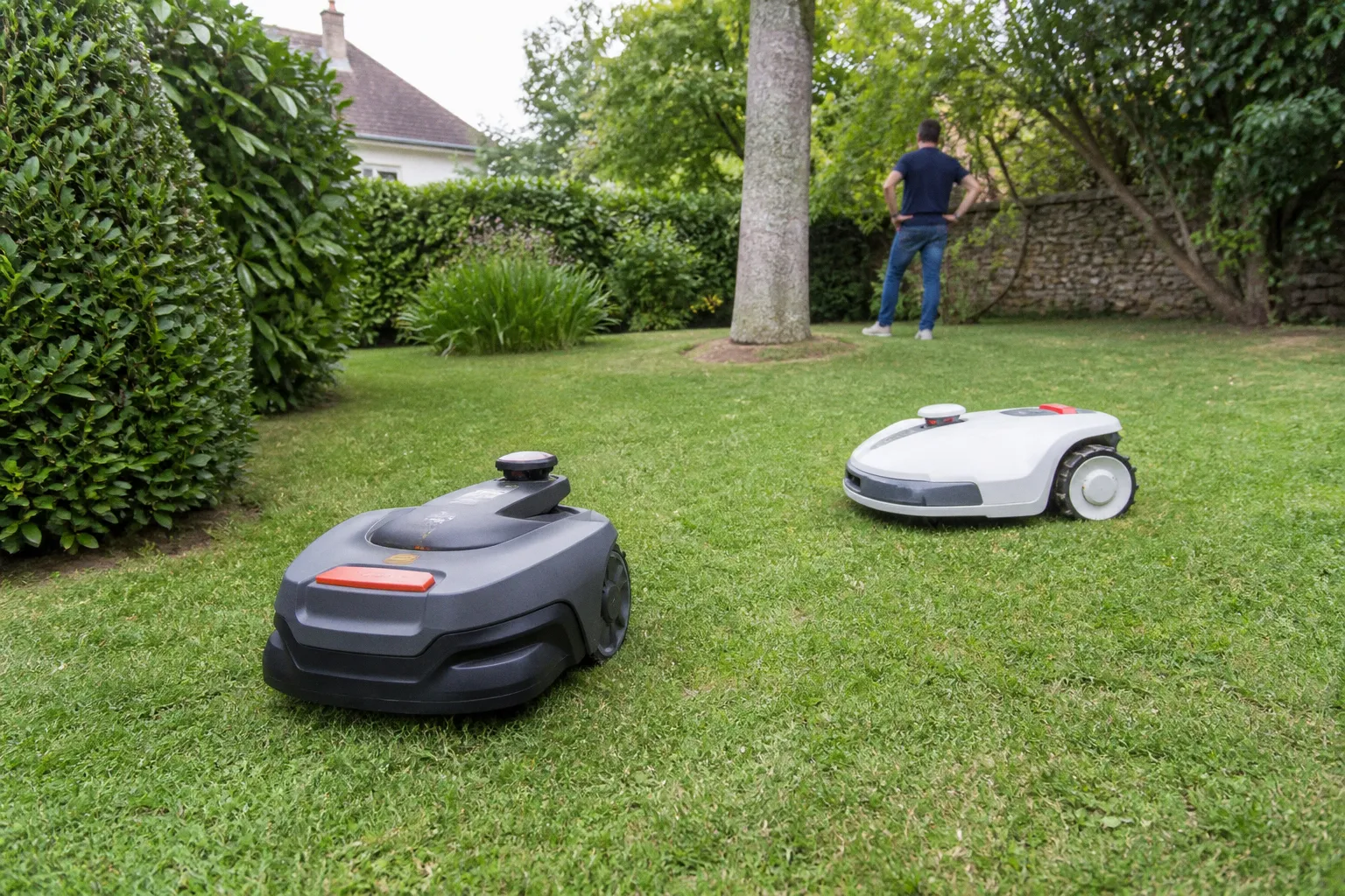 Robot tondeuse : faut-il privilégier la technologie LiDAR ou RTK ?