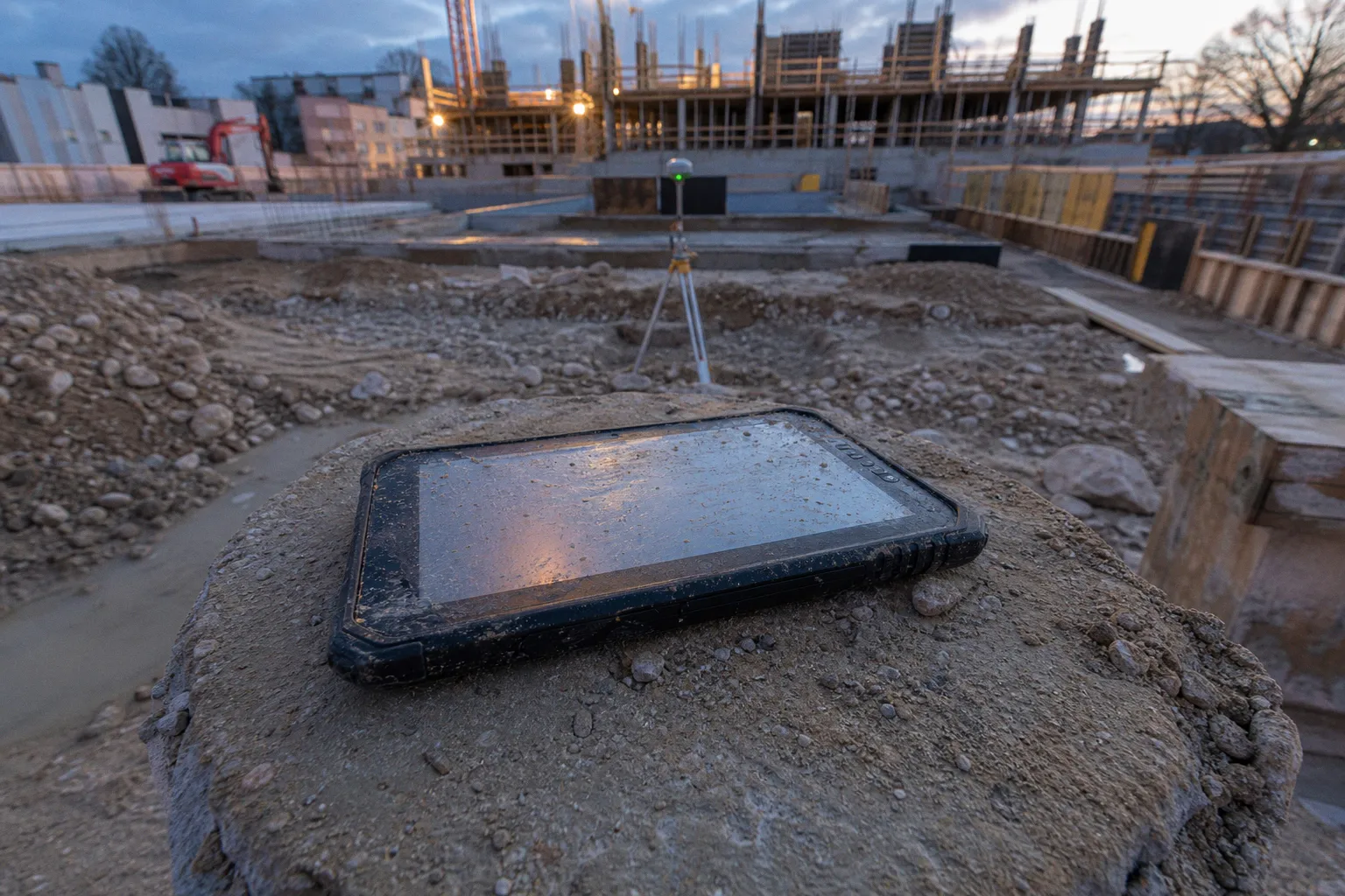Tablettes durcies pour la topographie : 7 points clés pour le terrain